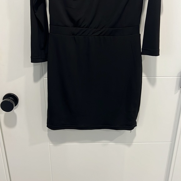 🇺🇸 Paper heart black peekaboo shoulder dress size medium - Picture 3 of 13